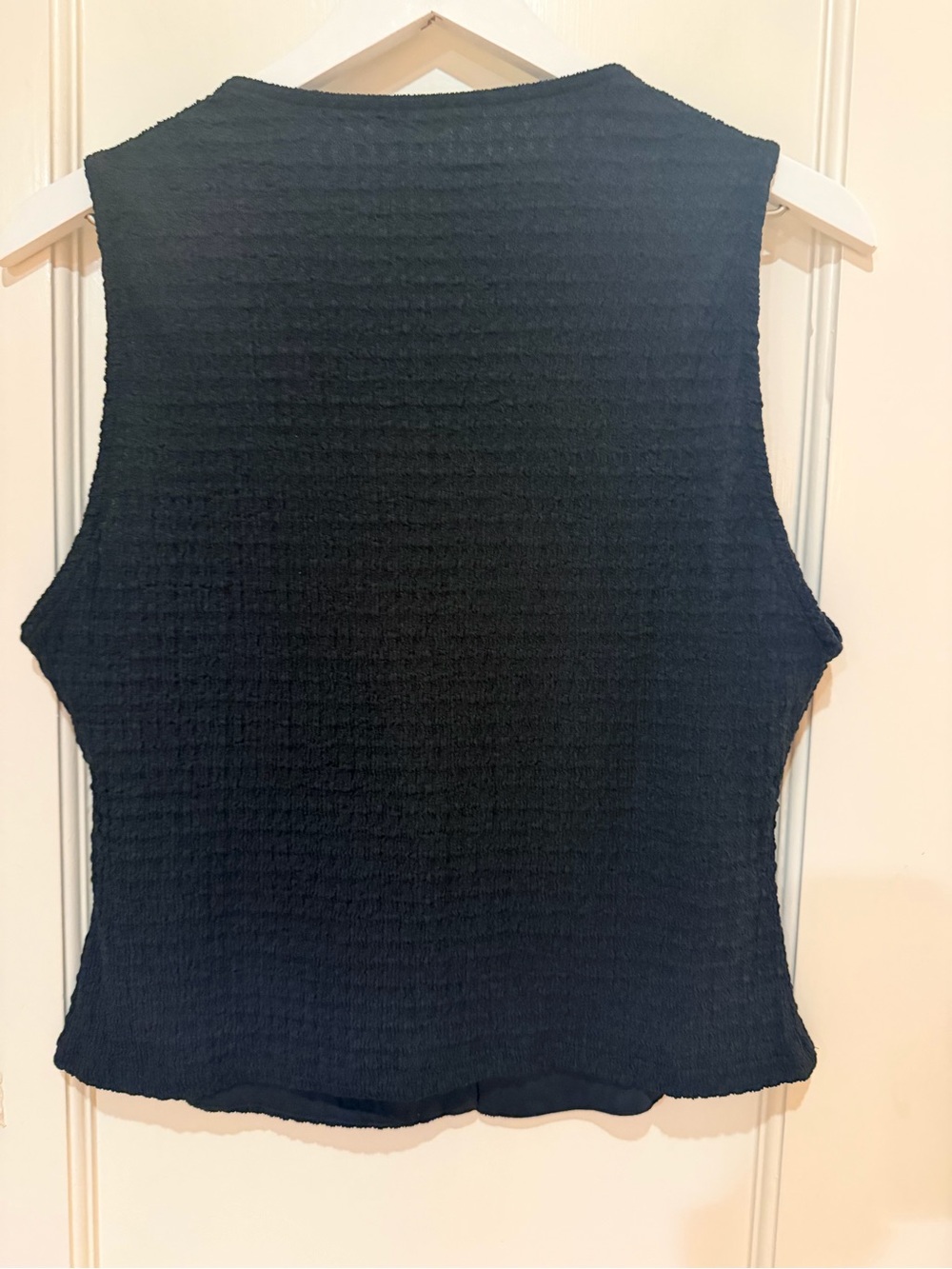 Zara Black Textured Button-Front Sleeveless V neck Vest Top - Picture 4 of 6